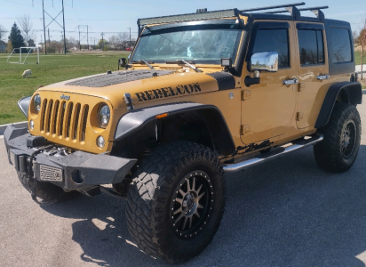 2014 Jeep Wrangler - 4x4!