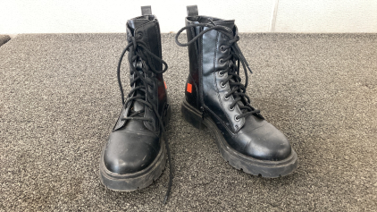 Women&rsquo;s Size 8W Zip Side Combat Boots