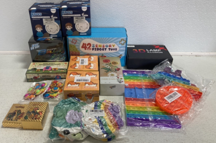 Various Fidget Toys, Early Ed Card Device, Pok&eacute;mon Cards, Light Up Balls, 3D Lamp