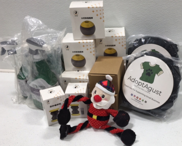 (6) Catnip Toy Balls (2) Catnip Toy Scratch Wheels (2) Snuffle Mats (3) Dog Toys (4) 32 oz Flea & Tick Spray for Cats