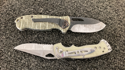 (2) Folding Pocket Knives