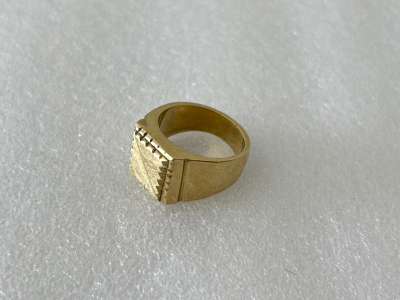 Size 11 Gold Toned Ring Please Inspect