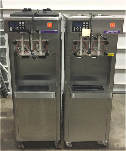 Steolting Ice Cream Machine w/ Parts Machine