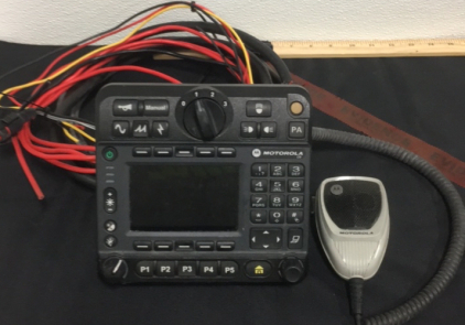 Motorola 09 Radio Head Unit With Motorola Microphone