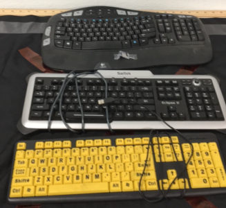 (1) Logitech (1) Saitek (1) EZ Eyes Keyboards