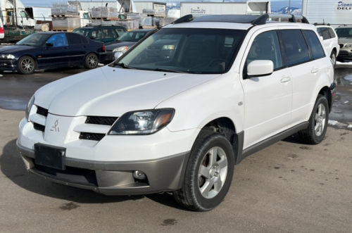 2003 Mitsubishi Outlander - 4x4!