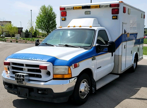 2001 Ford F-350 - 7.3 Diesel - Local County Ambulance!
