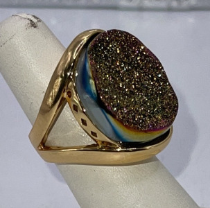 (1) Gold Toned Rainbow Druzy Ring Size 7