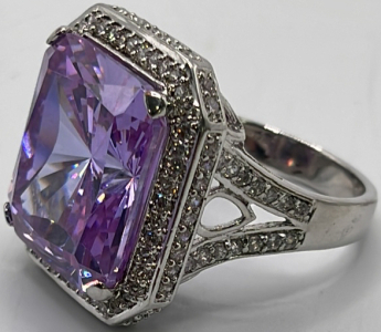 (1) Suzanne Somers Collection Amethyst Silver Toned Ring