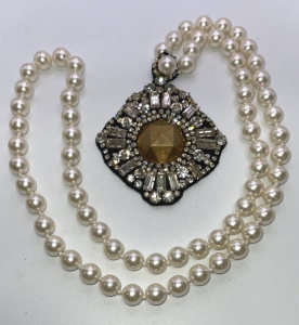 (1) Black And Gold Gemstone Pearl Costume/Craft Necklace
