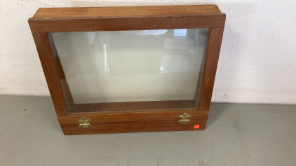 Display Box 21"x18"