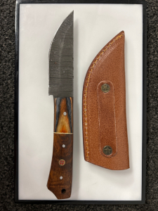 7 3/4&rdquo; Demascus Hunting Knife with Sheath Please Inspect