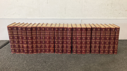 Complete Set Encyclopedia Britannica Books