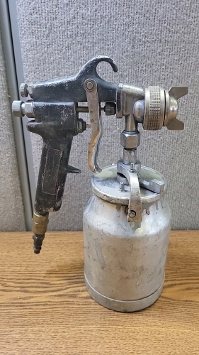 Unmarked Pneumatic Paint Sprayer