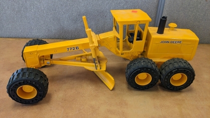 22" John Deere Yellow Metal Tractor w/Plow