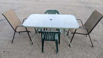 Patio Table w/Chairs