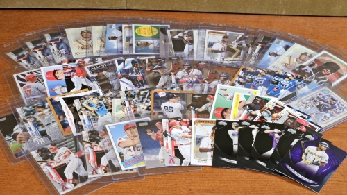 Baseball Cards in Sleeves & Loose