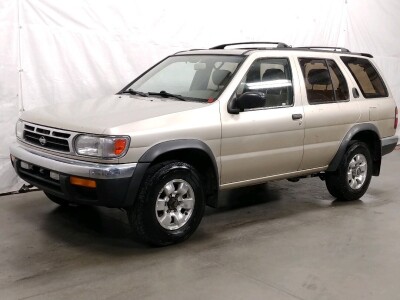 1996 Nissan Pathfinder 4x4 - 145K Miles!