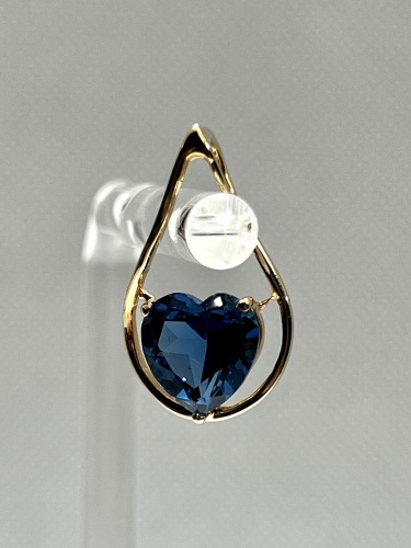 10k Yellow Gold 4.0cts Heart Shaped Blue Topaz