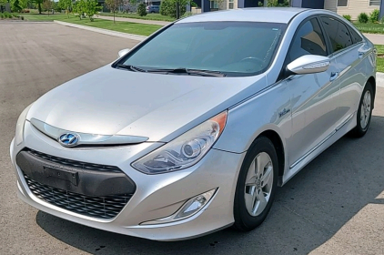 2012 Hyundai Sonata Hybrid - Bluetooth!