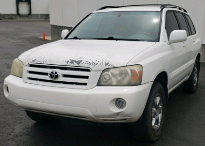 2005 Toyota Highlander - 4x4!