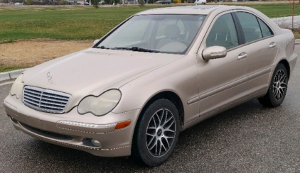 2001 Mercedes C320 - Sunroof!