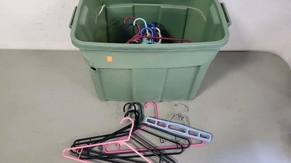 Tote with Plastic Hangers