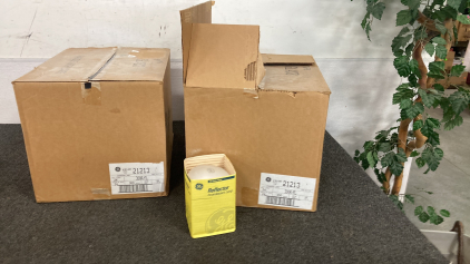 LG 300W Lightbulb 2 Box Full Please Inspect For Condition