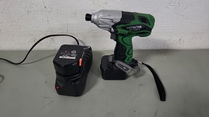 Working Hitachi Impact Driver, (2) Batteries and Charger