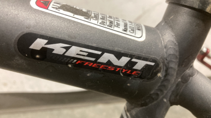 Kent Freestyle 18” Bike Has Breakers Has Kickstand Please Inspect