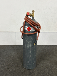 Acetylene Tank with Hose Please Inspect