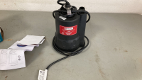 1/3 hp Submersible Utility Pump(Please Inspect)