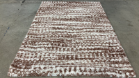 5’3” x 7’5” Rose/White Shag Area Rug