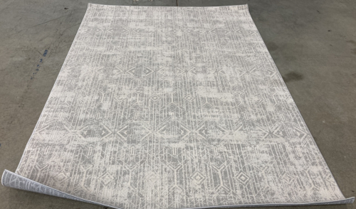 5’3” x 7’ Gray/Ivory Area Rug