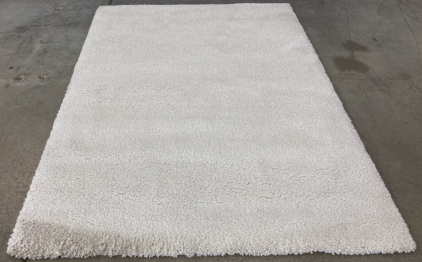 5’3” x 7’5” White Shag Area Rug