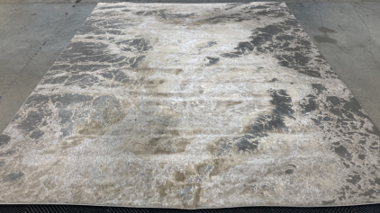 7’10” x 10’ Gray/Off White Area Rug