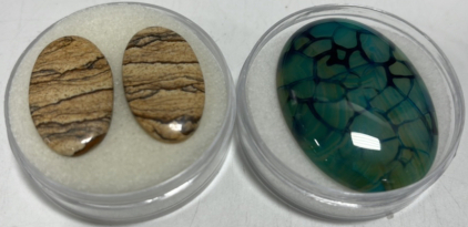 (1) 71.10ct Dragon Veins Agate Gemstone Cabochon, (1) 24.10ct Owyhee Picture Jasper Cabochon Pair