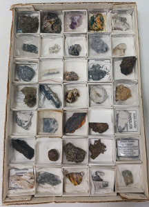 (35) Piece Rocks And Minerals