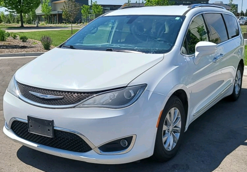 2018 Chrysler Pacifica - Bucket Seats - 122K Miles!