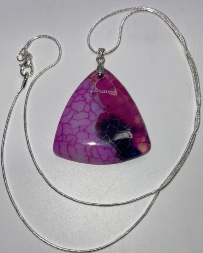 (1) 93.90ct. Pink Dragon Veins Agate Triangle Gemstone Silver .925 Necklace