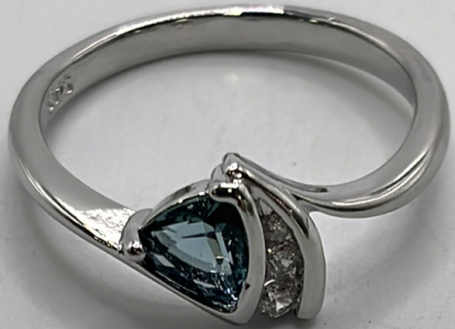 (1) Aquamarine Triangle Cut Silver .925 Ladies Ring Size 10