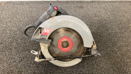 Skilsaw 7-1/4” Circular Saw- Works