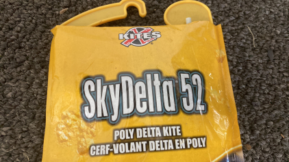 SkyDelta 52 And 30 Kites. New Like. New Please Inspect