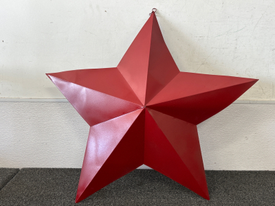 30” Metal Star Decoration