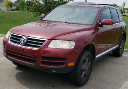 2004 Volkswagen Touareg - AWD!