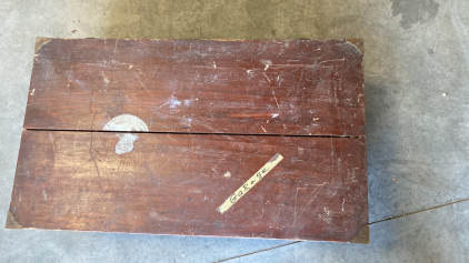Wood Box (36&rdquo;x20.5&rdquo;x13)( No Key Unable To Open)