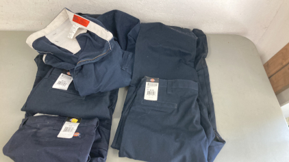 (4) 44UU Dickies Pants