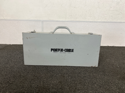 Porter Cable Saw with Case Works Great