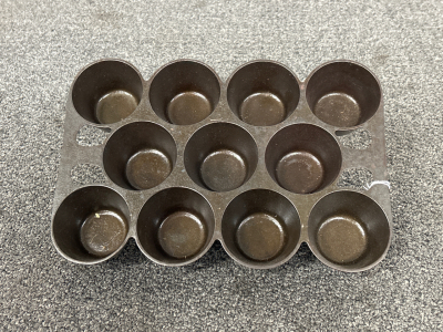 Griswold #10 Cast Iron Muffin Pan