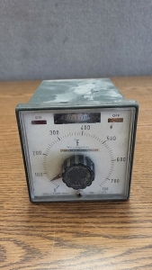 <EB> Weather Measure Temperature Controller, Temperature Range From 0-750°F